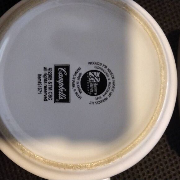 4 Vintage Campbell Soup mugs 2005 dishwasher and microwave safe beautiful graphi - Picture 5 of 16